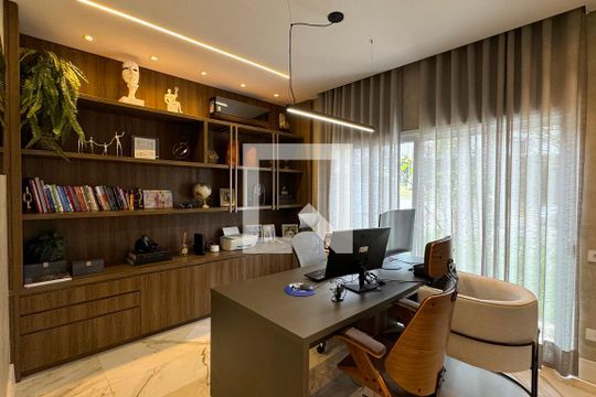 Escritório de casa de condomínio à venda com 3 quartos, 453m² em Alphaville, Santana de Parnaíba