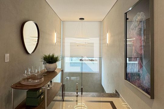 Hall de casa de condomínio à venda com 3 quartos, 453m² em Alphaville, Santana de Parnaíba