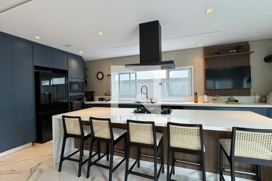 Cozinha de casa de condomínio à venda com 3 quartos, 453m² em Alphaville, Santana de Parnaíba