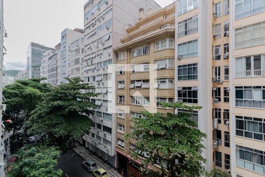 Vista Sala/Quarto de kitnet/studio à venda com 1 quarto, 26m² em Leme, Rio de Janeiro