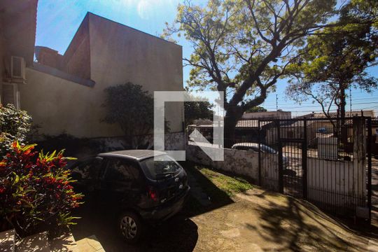 Fachada de casa à venda com 3 quartos, 163m² em Vila São José, Porto Alegre