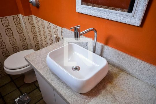 Banheiro Social de apartamento à venda com 3 quartos, 130m² em Tijuca, Rio de Janeiro