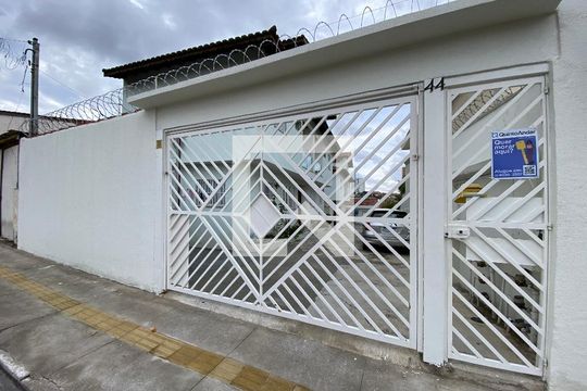 Fachada de casa de condomínio à venda com 3 quartos, 90m² em Vila Robertina, São Paulo