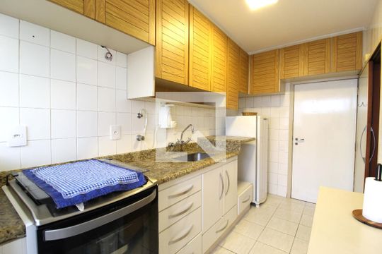 Cozinha de apartamento à venda com 3 quartos, 114m² em Vila Olímpia, São Paulo