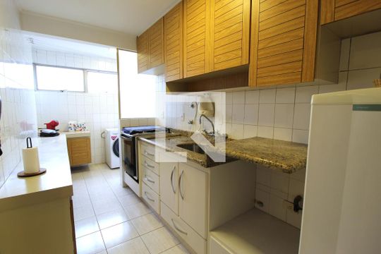 Cozinha de apartamento à venda com 3 quartos, 114m² em Vila Olímpia, São Paulo