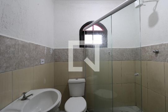 Banheiro de casa para alugar com 2 quartos, 70m² em Cidade São Jorge, Santo André