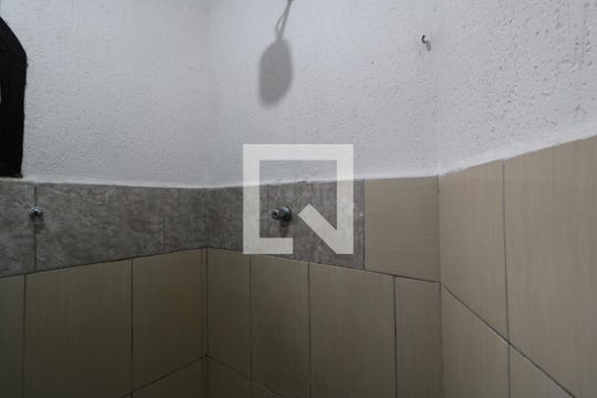 Banheiro - Box de casa para alugar com 2 quartos, 70m² em Cidade São Jorge, Santo André