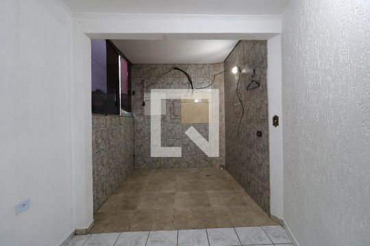 Sala / Quarto de casa para alugar com 2 quartos, 70m² em Cidade São Jorge, Santo André