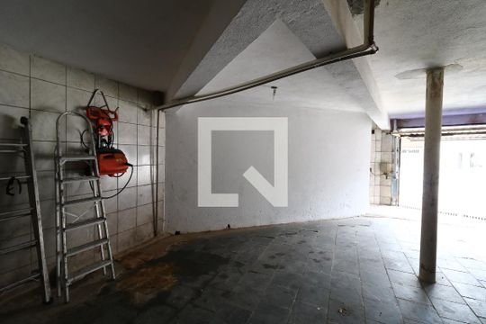 Garagem de casa para alugar com 2 quartos, 70m² em Cidade São Jorge, Santo André