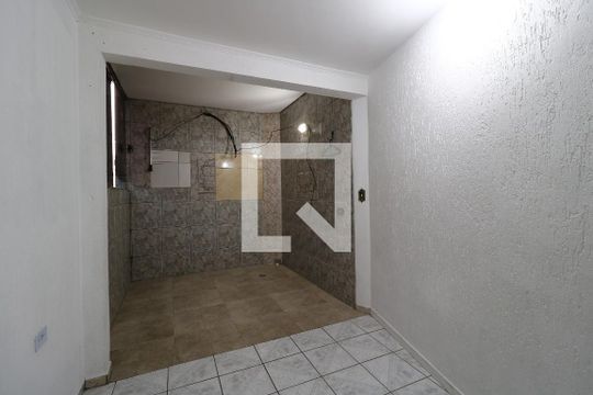 Sala / Quarto de casa para alugar com 2 quartos, 70m² em Cidade São Jorge, Santo André