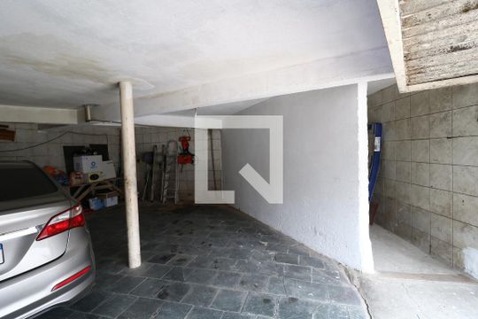 Garagem de casa para alugar com 2 quartos, 70m² em Cidade São Jorge, Santo André