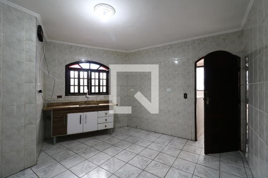 Cozinha de casa para alugar com 2 quartos, 70m² em Cidade São Jorge, Santo André