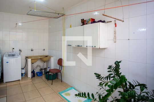 Área de Serviço de casa à venda com 3 quartos, 241m² em Centro, Diadema