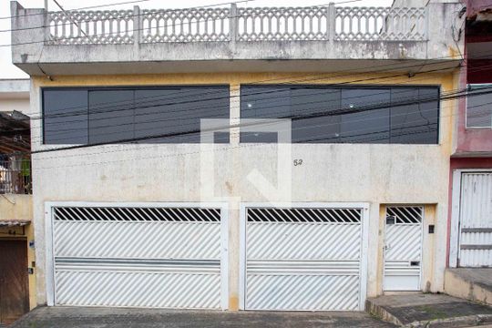 Fachada de casa à venda com 3 quartos, 241m² em Centro, Diadema