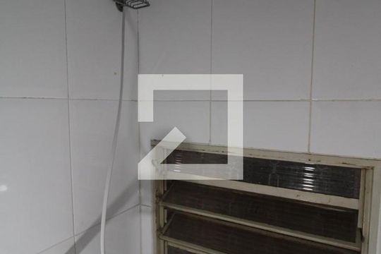 Banheiro de kitnet/studio para alugar com 1 quarto, 30m² em Cidade Universitária, Campinas