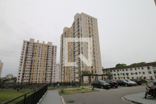Fachada do Prédio de apartamento para alugar com 2 quartos, 44m² em Irajá, Rio de Janeiro