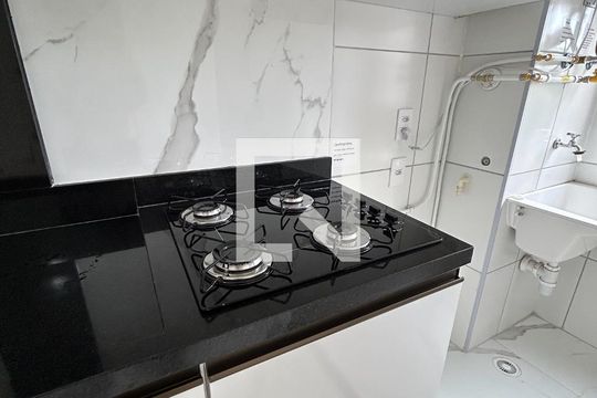 Sala/cozinha de apartamento para alugar com 2 quartos, 36m² em Usina Piratininga, São Paulo