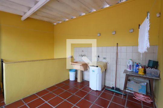 Lavanderia de casa à venda com 2 quartos, 328m² em Vila Darli, São Paulo