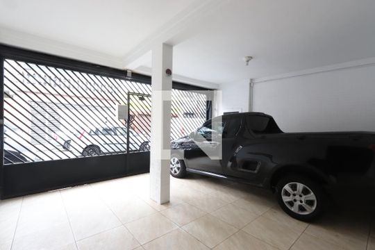 Garagem de casa à venda com 2 quartos, 328m² em Vila Darli, São Paulo