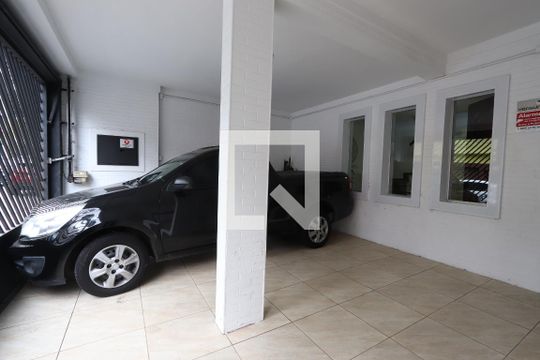 Garagem de casa à venda com 2 quartos, 328m² em Vila Darli, São Paulo