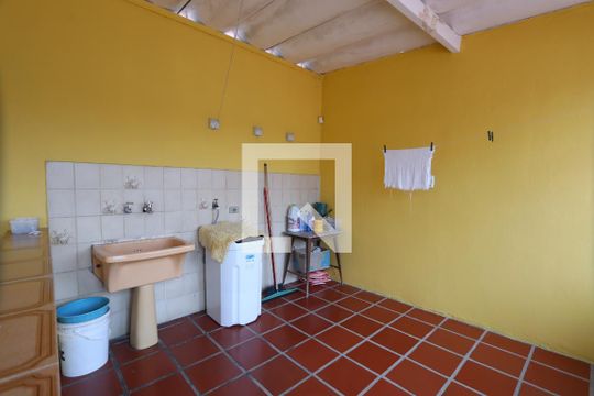 Lavanderia de casa à venda com 2 quartos, 328m² em Vila Darli, São Paulo