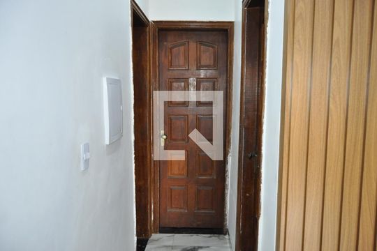 Corredor de casa à venda com 3 quartos, 200m² em Higienópolis, Rio de Janeiro