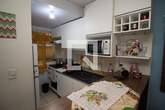 Cozinha de apartamento à venda com 2 quartos, 43m² em Glória, Porto Alegre