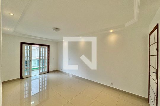 Sala de apartamento à venda com 2 quartos, 90m² em Vargem Grande, Rio de Janeiro