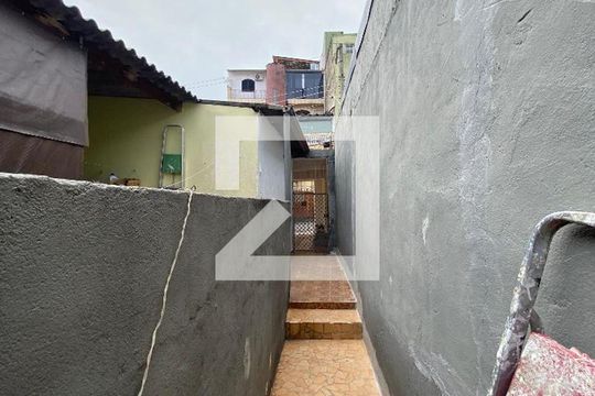 Corredor de Entrada de casa para alugar com 1 quarto, 45m² em Vila Medeiros, São Paulo