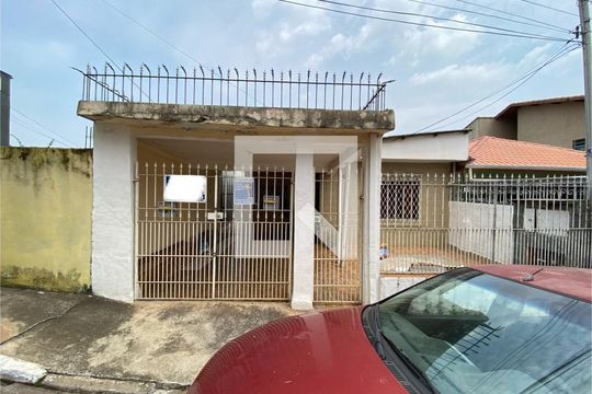 Fachada com plaquinha de casa para alugar com 1 quarto, 45m² em Vila Medeiros, São Paulo