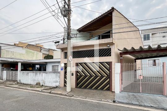 Fachada + plaquinha de casa à venda com 4 quartos, 232m² em Osvaldo Cruz, São Caetano do Sul