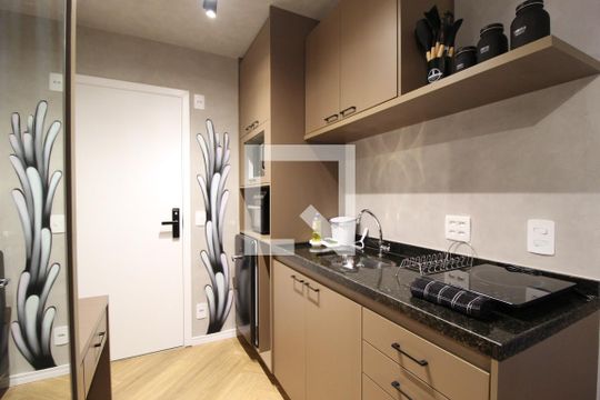 Cozinha de kitnet/studio à venda com 1 quarto, 22m² em Indianópolis, São Paulo