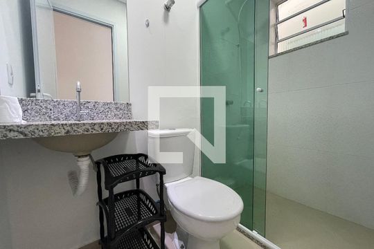 Banheiro kitnet de kitnet/studio para alugar com 1 quarto, 20m² em Vila Butantã, São Paulo