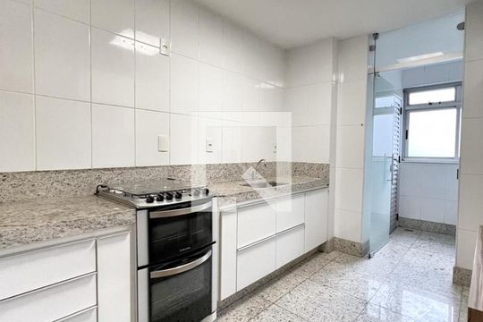 Cozinha de apartamento à venda com 3 quartos, 85m² em Funcionários, Belo Horizonte