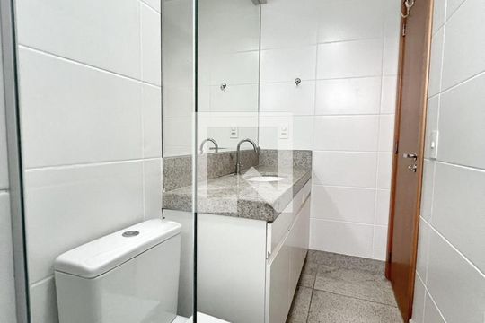 Banheiro de apartamento à venda com 3 quartos, 85m² em Funcionários, Belo Horizonte