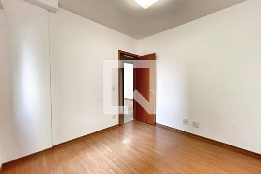Suíte de apartamento à venda com 3 quartos, 85m² em Funcionários, Belo Horizonte