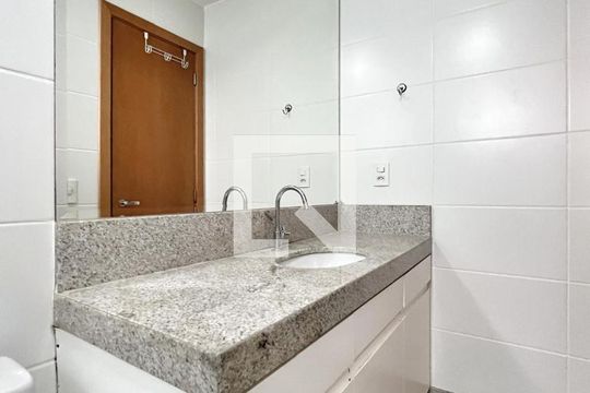 Banheiro de apartamento à venda com 3 quartos, 85m² em Funcionários, Belo Horizonte