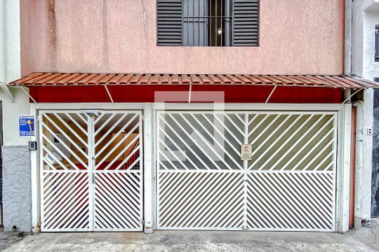 Fachada de casa à venda com 3 quartos, 180m² em Vila Deodoro, São Paulo