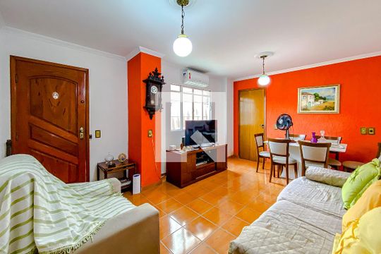 Casa à venda com 3 quartos, 180m² em Vila Deodoro, São Paulo