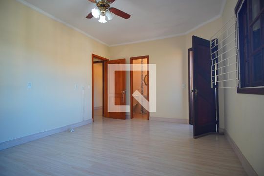 Quarto 1 - Suíte de casa à venda com 4 quartos, 248m² em Vila Ipiranga, Porto Alegre