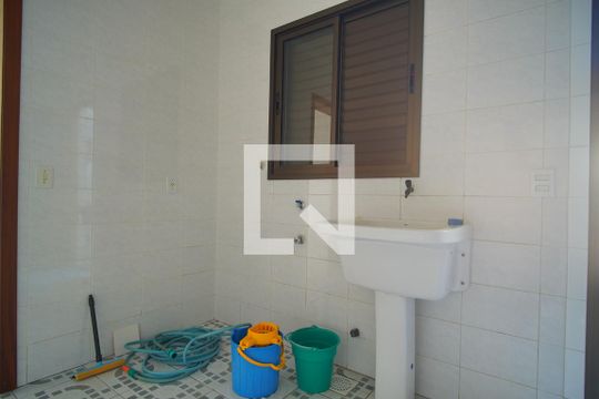 Área de Serviço de casa à venda com 4 quartos, 248m² em Vila Ipiranga, Porto Alegre
