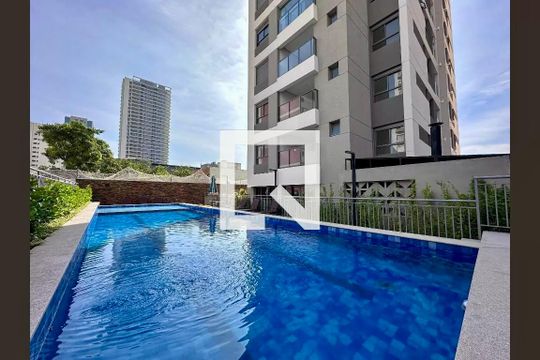 Piscina de apartamento à venda com 2 quartos, 66m² em Campo Belo, São Paulo