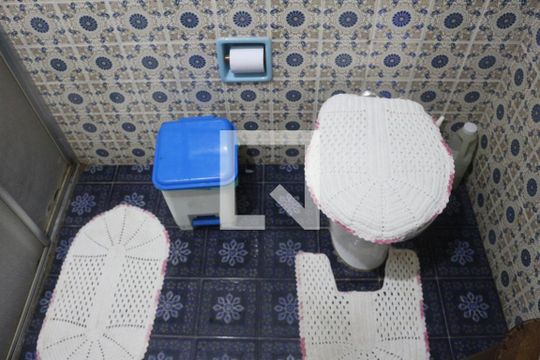 Banheiro 1 de casa à venda com 4 quartos, 240m² em Osvaldo Cruz, São Caetano do Sul