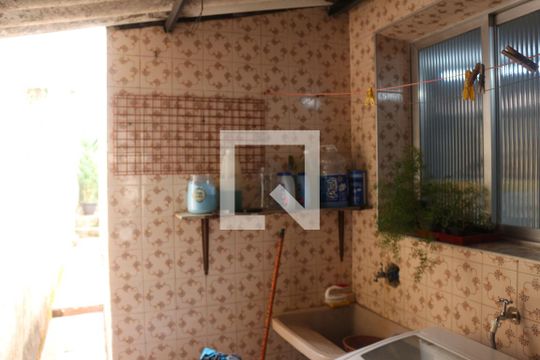 Área de Serviço de casa à venda com 4 quartos, 240m² em Osvaldo Cruz, São Caetano do Sul