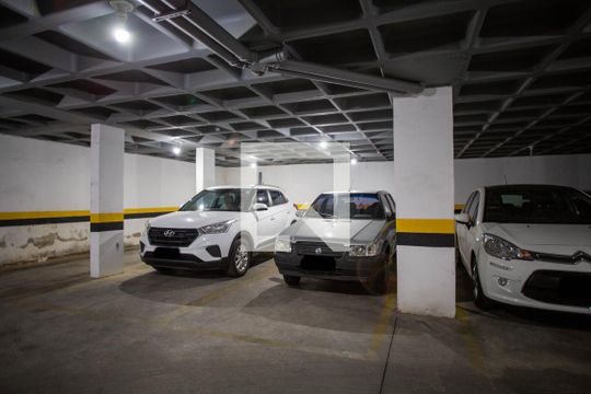 Garagem de apartamento à venda com 3 quartos, 398m² em Fernão Dias, Belo Horizonte