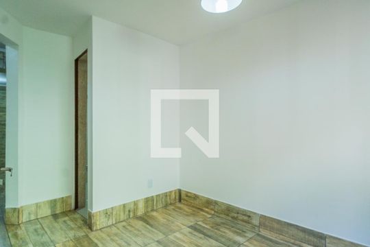 Sala de casa de condomínio para alugar com 2 quartos, 70m² em Cavalhada, Porto Alegre