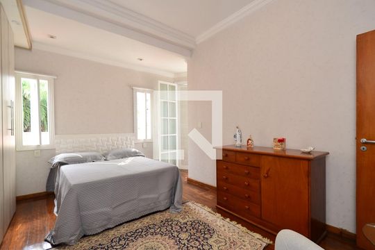 Quarto1/ suite de casa à venda com 5 quartos, 297m² em Colégio Batista, Belo Horizonte
