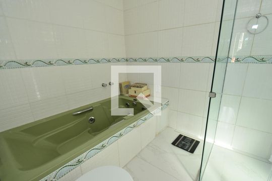 Banheiro suite de casa à venda com 5 quartos, 297m² em Colégio Batista, Belo Horizonte