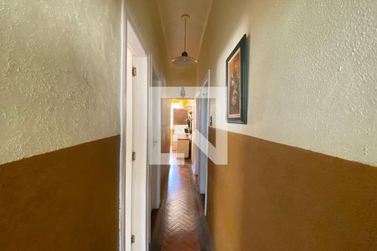 Corredor de casa à venda com 3 quartos, 323m² em Engenho de Dentro, Rio de Janeiro
