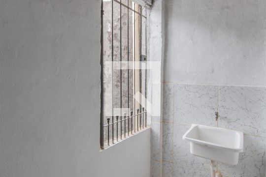 Área de Serviço de casa para alugar com 1 quarto, 50m² em Jardim Pinhal, Guarulhos